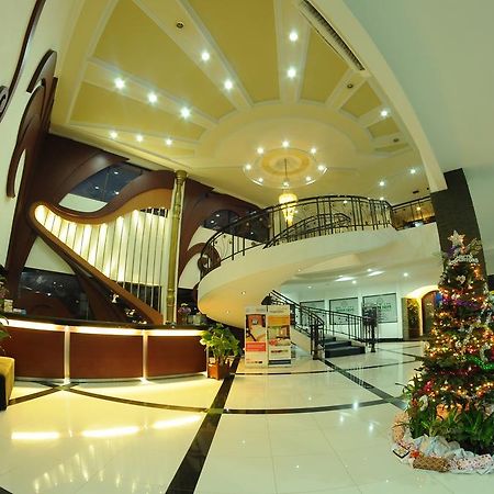 Hotel Swarna Dwipa 巨港 外观 照片