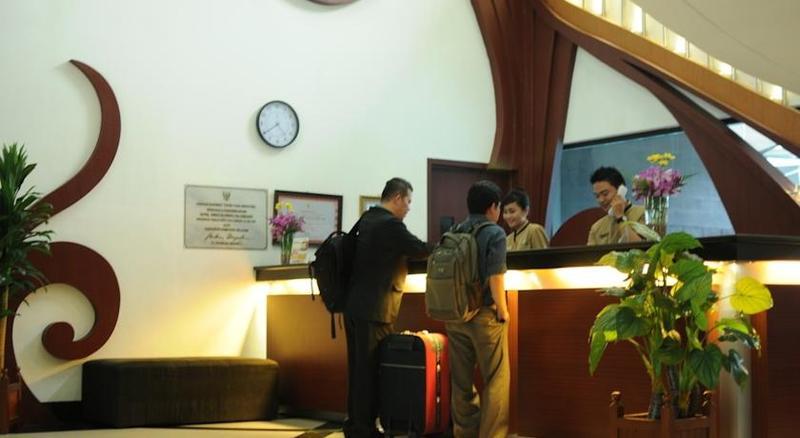 Hotel Swarna Dwipa 巨港 外观 照片