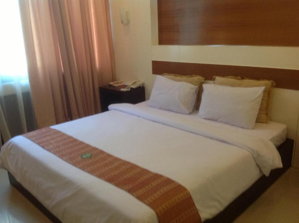 Hotel Swarna Dwipa 巨港 外观 照片