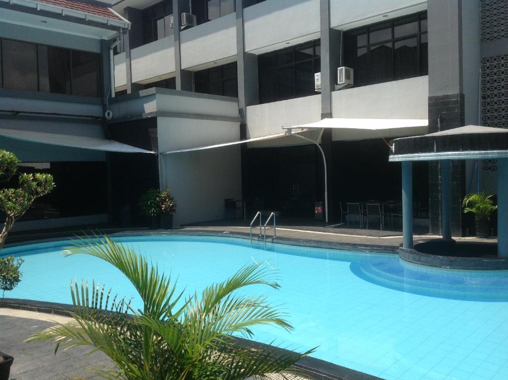 Hotel Swarna Dwipa 巨港 外观 照片