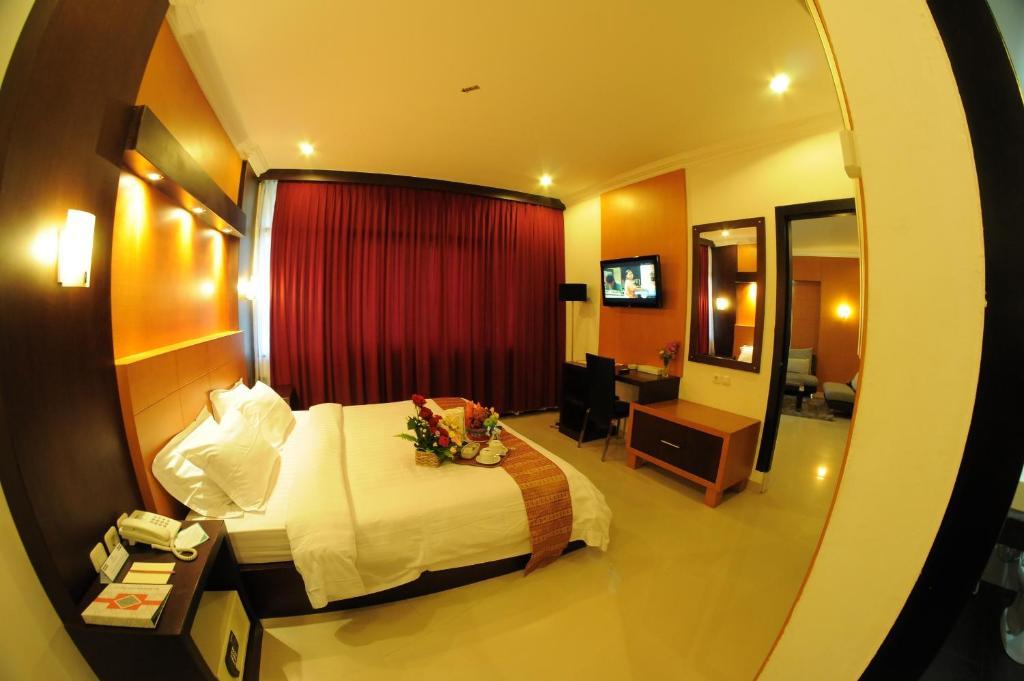 Hotel Swarna Dwipa 巨港 客房 照片