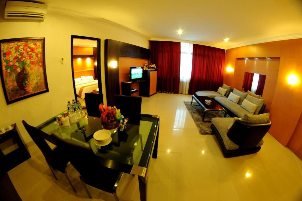 Hotel Swarna Dwipa 巨港 客房 照片