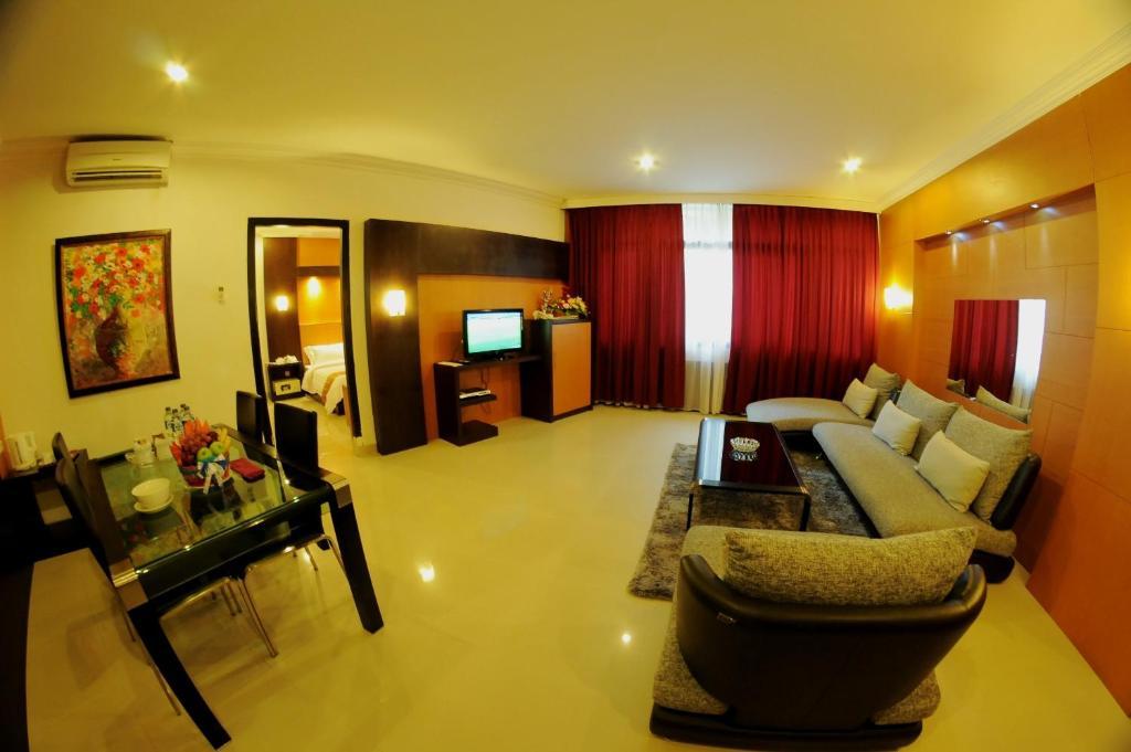 Hotel Swarna Dwipa 巨港 客房 照片